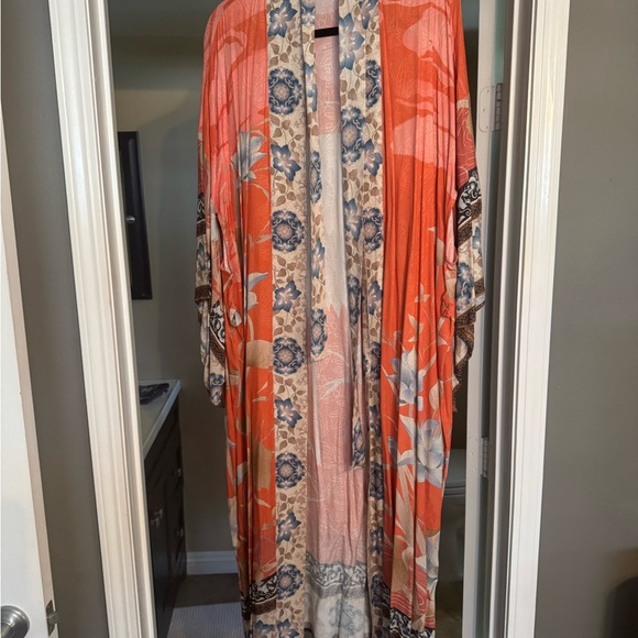Spell cherry blossom kimono M/L - Picture 2 of 5